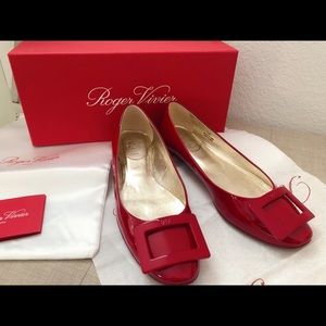 SOLD — Roger Vivier Gommette Flat